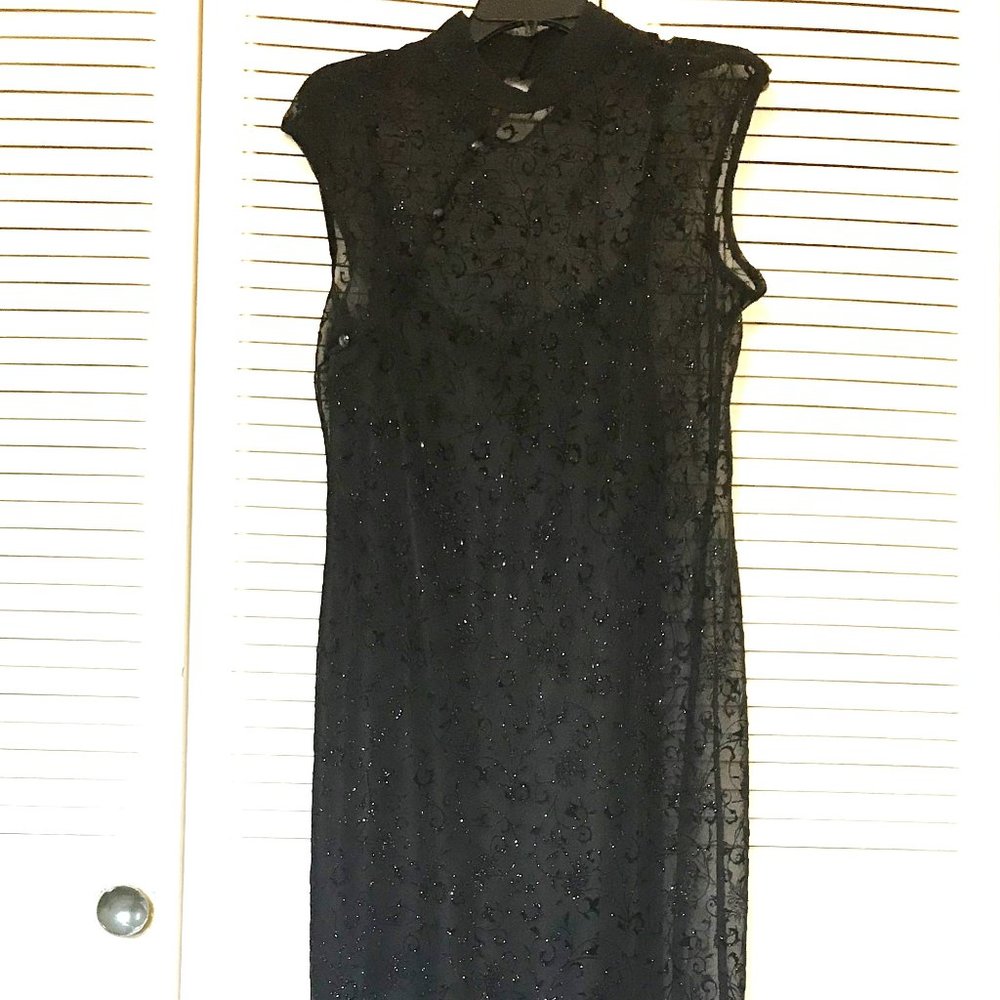 BLACK DRESS - Picture 2 of 3